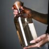Service de Bouilloire à eau et jus 1l avec 6 verres et couvercle en bois Service de Bouilloire à eau et jus 1l avec 6 verres et couvercle en bois
