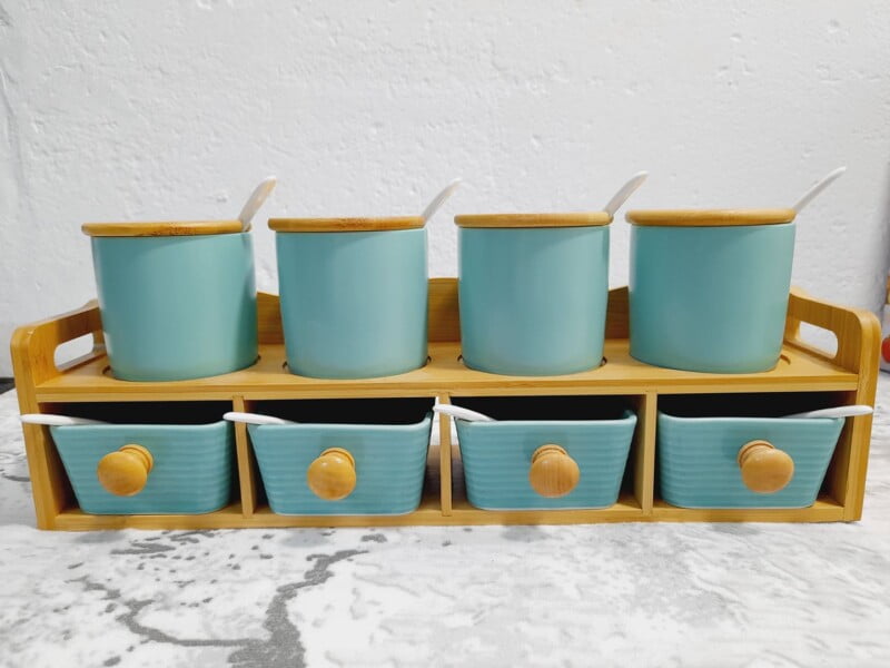 Set de 8 Pots à épices en céramique avec support en bois